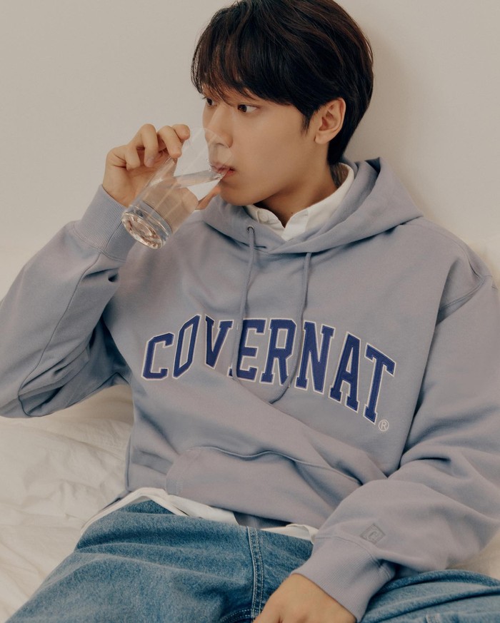 Lee Do Hyun kembali menjadi model untuk campaign terbaru COVERNAT pada bulan Februari lalu, yaitu 2022 Spring Campaign yang bertajuk ‘A Little Journey’./ Foto: instagram.com/covernat_