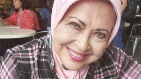Mieke Wijaya Dimakamkan Satu Liang Lahat dengan Suami