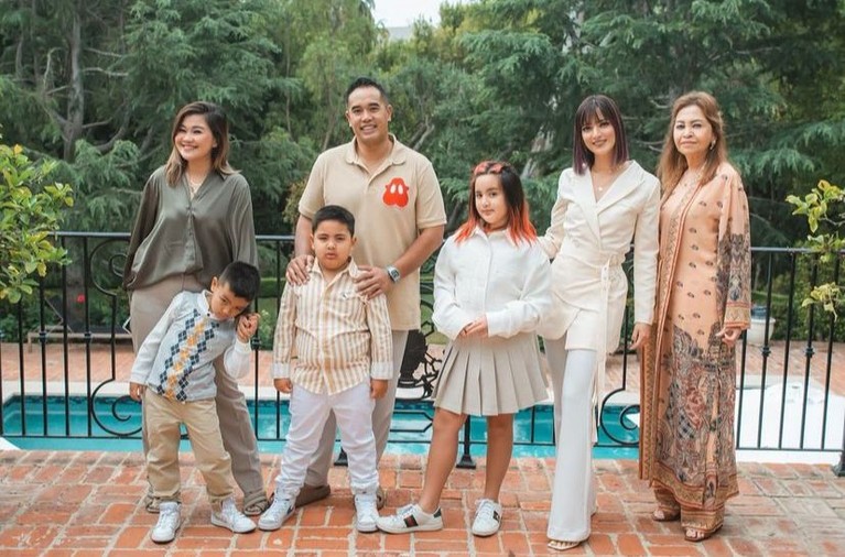Nia Ramadhani dan Ardi Bakrie Nia Ramadhani dan Ardi Bakrie
