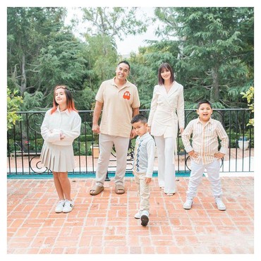 7 Potret Nia Ramadhani Lebaran Bareng Keluarga di Amerika