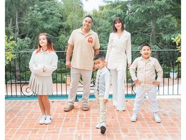 img-title 7 Potret Nia Ramadhani Lebaran Bareng Keluarga di Amerika
