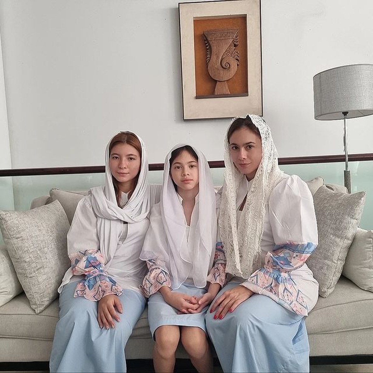 Potret OOTD Kompak Keluarga Artis Rayakan Lebaran