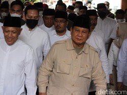 Silaturahmi ke Tebuireng, Prabowo Ziarah ke Makam Gus Dur