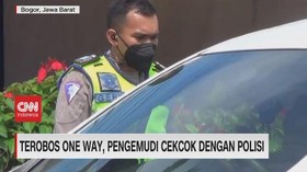 VIDEO: Cekcok Dengan Polisi Karena Terobos One Way