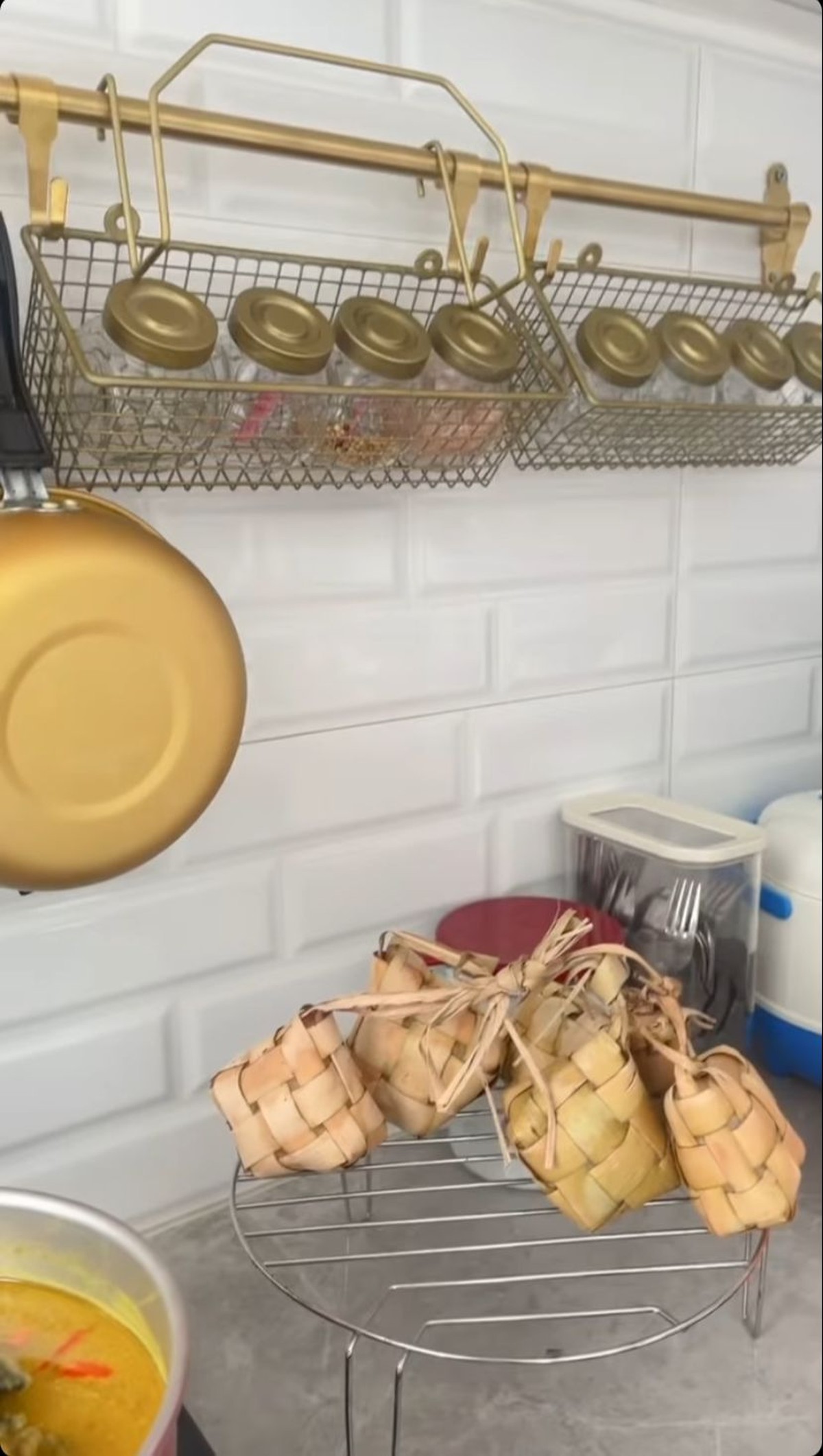 Sudah beda agama&comma; Salmafina Sunan tetap rayakan lebaran bareng keluarga