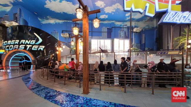 Trans Studio Cibubur Theme Park bersama dengan SMA Negeri 2 Cibinong menggelar kegiatan wisuda pada Sabtu (4/6).