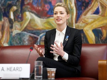 img-title Dikaruniai Anak Kembar, Amber Heard: Tahun Ini Saya Sangat Gembira