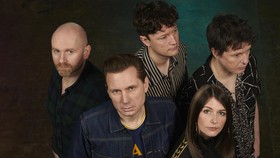 Cerita Franz Ferdinand Rilis Album Greatest Hits Usai 2 Dekade