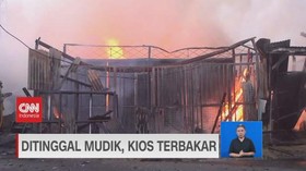 VIDEO: Ditinggal Mudik, Kios Terbakar