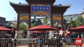 Pantjoran Chinatown PIK Diserbu Pengunjung Libur Lebaran