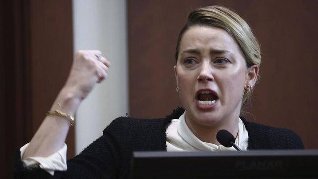 Kata Amber Heard, setiap kali dirinya mendapatkan tawaran kerja, ia akan selalu bertengkar dengan Johnny Depp.