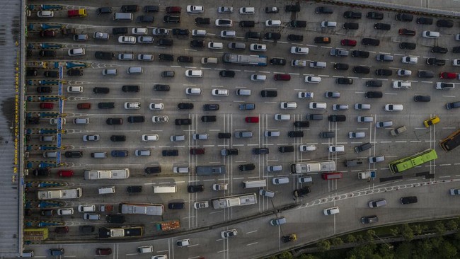 One way kini diperpanjang dari KM 442 SS Bawen Jalan Tol Semarang-Solo sampai KM 47 Tol Jakarta-Cikampek.