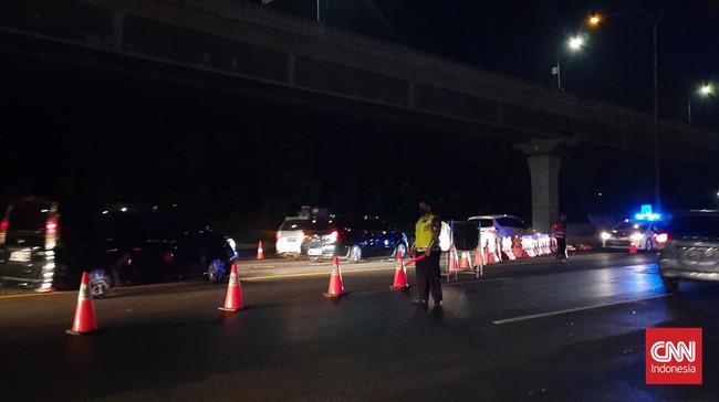 Korlantas Polri membuka peluang bakal menerapkan skema one way di sejumlah titik jalan tol dari arah Tol Kalikangkung besok selama masa arus balik.