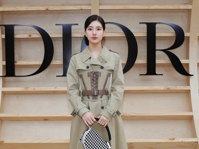 Bae Suzy  salah satu selebriti Korea yang menjadi BA untuk Dior.