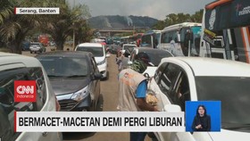 VIDEO: Bermacet-macetan Demi Pergi Liburan