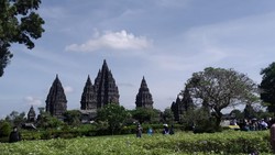 Viral Orang Zikir di Candi Prambanan, Ini Kata Pengelola