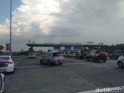 Arus Balik Lebaran Sudah Terlihat di Gerbang Tol Warugunung