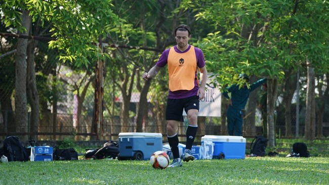Shin Tae Yong marah jelang Timnas Indonesia U-23 melawan Vietnam di SEA Games 2021 karena kualitas lapangan latihan yang sangat buruk.