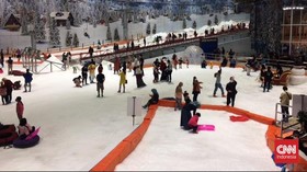 Gak Mudik? Mari Main Salju di Trans Snow World Bekasi dan Bintaro
