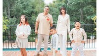 7 Potret Nia Ramadhani dan Ardi Bakrie Lebaran Bareng Keluarga Usai Bebas Rehabilitasi