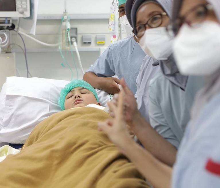 Momen Prosesi Khitan Anak Krisdayanti Momen Prosesi Khitan Anak Krisdayanti