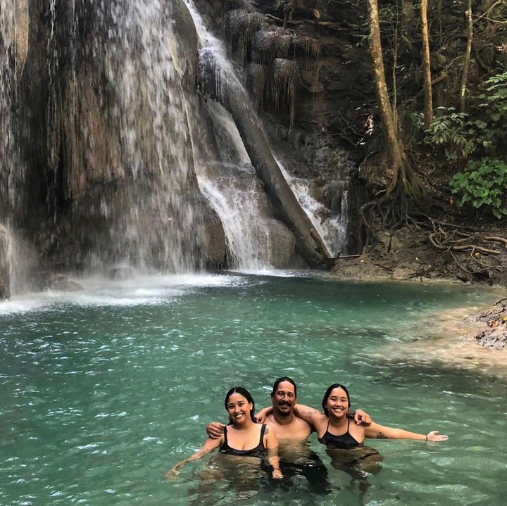 <p>Setelah menikah dengan Bucek, penyanyi Titi DJ dikaruniai tiga orang anak, Bunda. Mereka adalah Salmaa Chetizsa Muchtar, Salwaa Chetizsa Muchtar, dan Daffa Jenaro Muchtar. (Foto: Instagram: @ti2dj)</p>