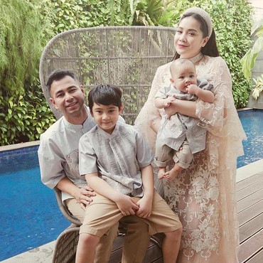 Sultan Andara! 6 Detail Outfit Nagita Slavina Saat Lebaran Seharga Rp100 Juta
