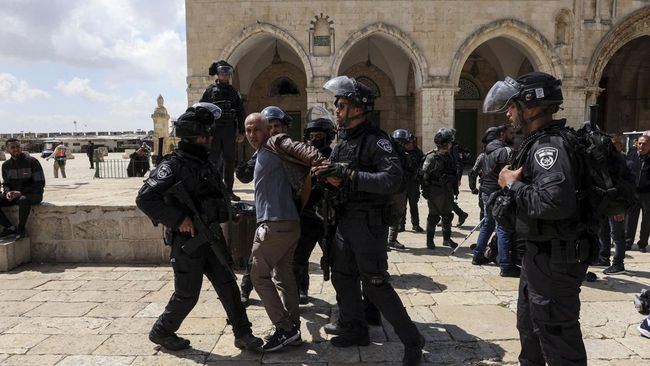 Pasukan Israel Gerebek Tujuh Kantor HAM Palestina, Ledakkan Pintu