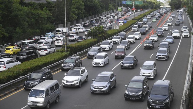 Jasa Marga menutup ruas jalan Tol Dalam Kota, tepatnya di Simpang Susun Grogol menuju arah Grogol alias Daan Mogot, mulai Sabtu (4/5) malam.