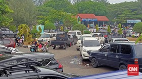 Penumpang di Pelabuhan Ulee Lheue Banda Aceh Membludak