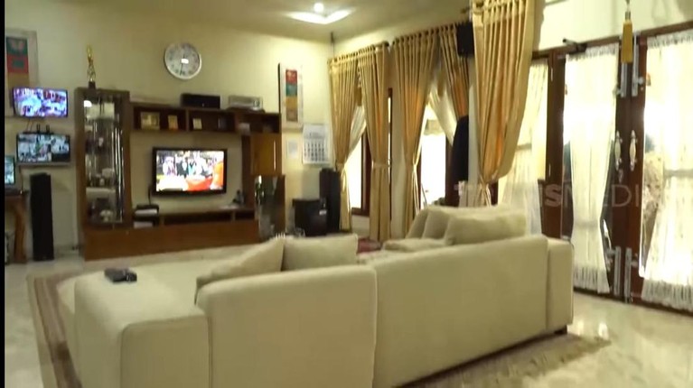 Rumah Tukul Arwana Rumah Tukul Arwana