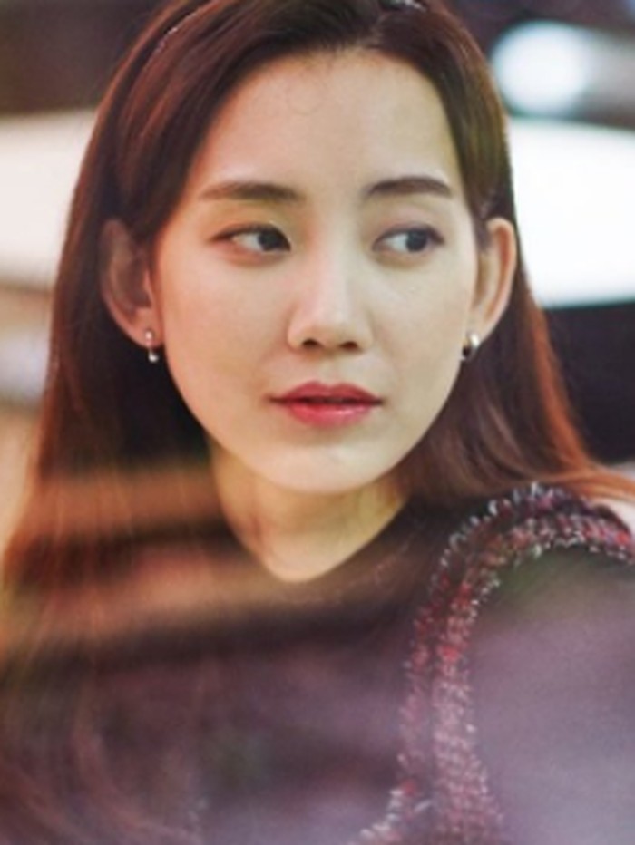 Tahun 2020, namanya semakin dikenal ketika membintangi 'Hospital Playlist' sebagai dokter Jang Gyeo Ui./ foto: instagram.com/hyunbeenshin
