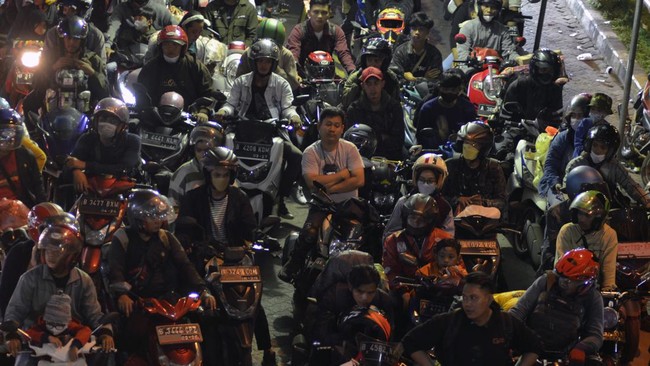 Polda Lampung membentuk Tim Khusus antibegal untuk mengawal pemudik bersepeda motor yang melintas di malam hari.