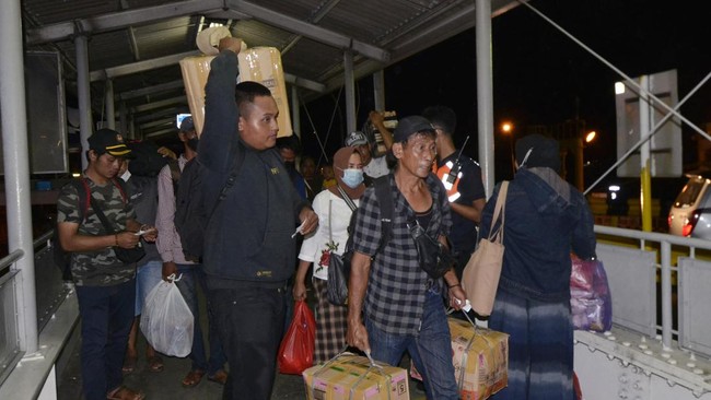 Jumlah penumpang arus balik Lebaran 2023 dari Pelabuhan Bakauheni menuju ke Pelabuhan Merak mencapai 123.226 orang sejak 25-26 April.