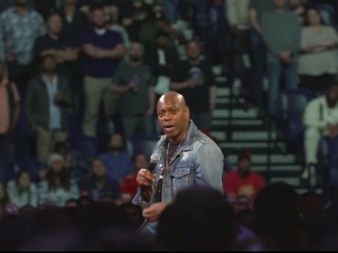 img-title Kisah Komedian Amerika Dave Chappelle Mualaf Usai Ngobrol dengan Tukang Pizza
