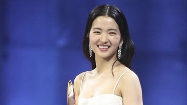 img-title Pernah Miskin, Kim Tae Ri Akui Tak Punya Uang untuk Potong Rambut