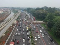 Viral Sopir Bus Tegur Petugas PJR di Tol Cikampek, Polisi Beri Penjelasan