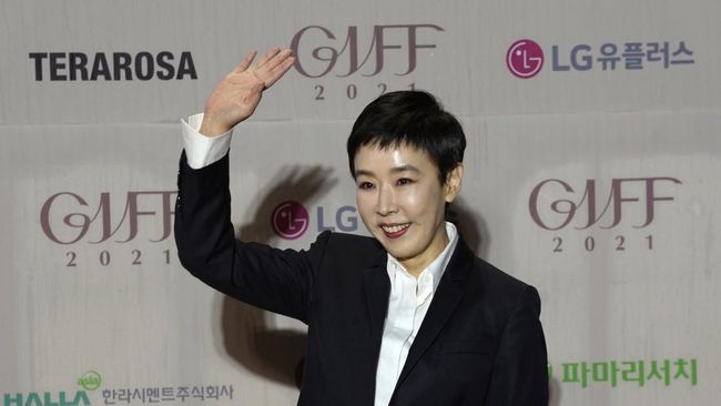 Aktris Korea Selatan, Kang Soo-yeon, dikenal luas setelah membintangi film The Surrogate Woman.