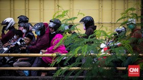 Pemudik Motor Mulai Ramaikan Jalan Raya Kalimalang