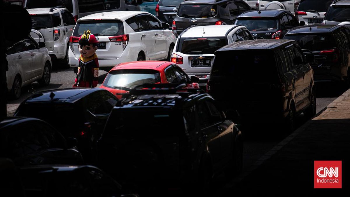 Exit Tol Bekasi Barat Macet Imbas Banjir, Antrean Hingga 5 KM