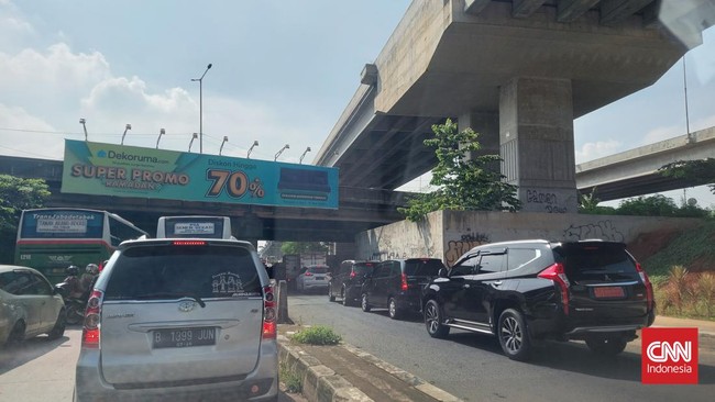 Kendaraan dinas Pemprov Riau mesti diparkir di kantor saat cuti dan libu Idul Fitri 2023, ASN dilarang mudik pakai kendaraan dinas.