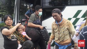 985 Pemudik Kembali ke Jakarta Tiba di Terminal Kampung Rambutan