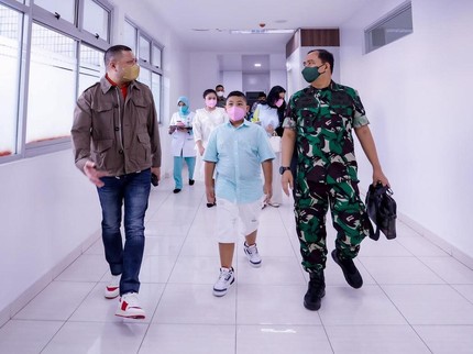 7 Potret Kellen, Anak Krisdayanti dan Raul Lemos yang Baru Disunat
