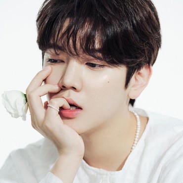 Ren Eks NU'EST Gabung dengan Agensi VIVIZ