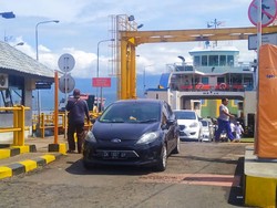 Arus Balik di Gilimanuk Mulai Padat, 11.821 Kendaraan Masuk Bali