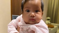 <p>Nola sering banget mengunggah potret Nakeya di akun Instagram miliknya. Baby Nakeya juga punya akun media sosial pribadi lho. (Foto: Instagram @nakeya_ayu/ @riafinola)</p>