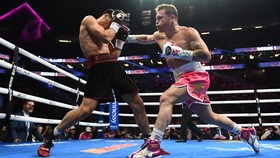 Mengejutkan, Canelo Alvarez Kalah dari Bivol