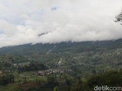 Geliat Pendakian di Gunung Ciremai Saat Momen Libur Lebaran