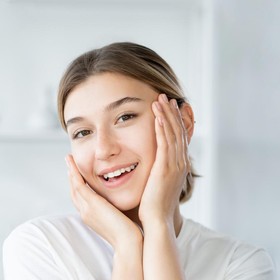 Modal Tak Sampai Rp20 Ribu, Begini Cara Membuat Face Mist Sendiri dari 2 Produk Skincare Jadul Viva!