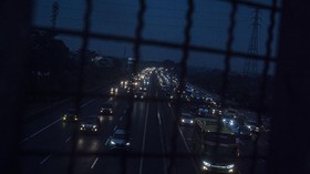 FOTO: Padat Pemudik Merapah Tol Japek Arah Jakarta